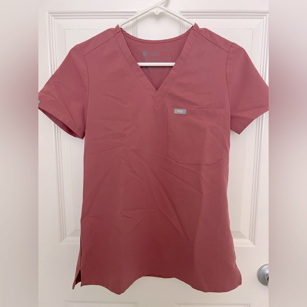 Mauve Figs Catarina One-Pocket Scrub Top